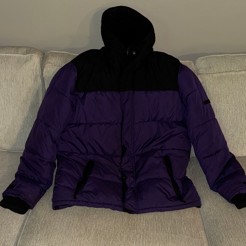 Men’s American Eagle Outfitters Black and Purple Puffer Jacket